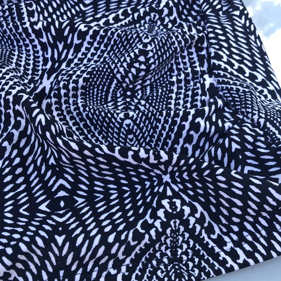 Patterned Tankini Top - Picture 4 of 9